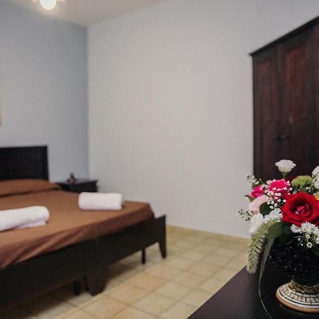 Le Antiche Colonne Bed & Breakfast Cinquefrondi Ngoại thất bức ảnh