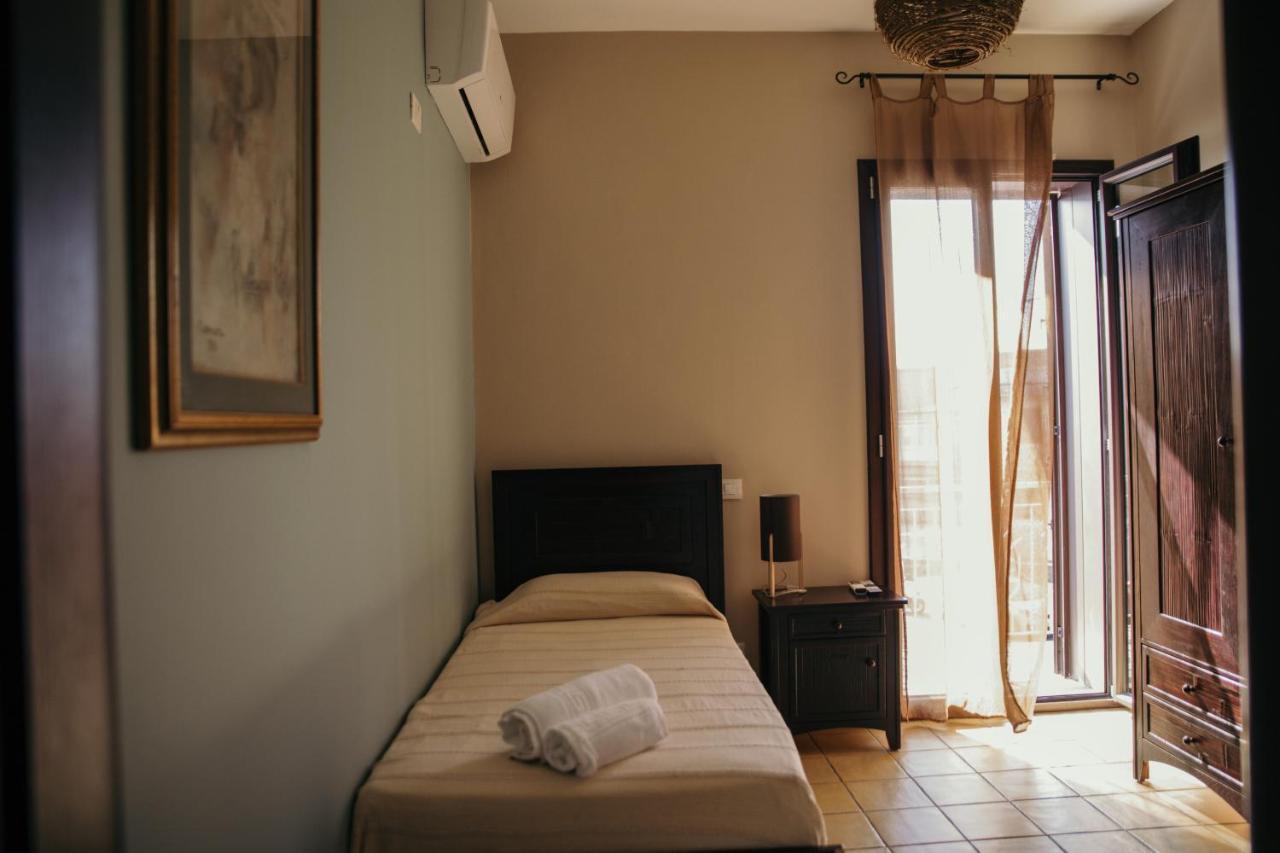 Le Antiche Colonne Bed & Breakfast Cinquefrondi Ngoại thất bức ảnh